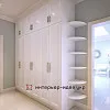 Дизайн большого холла в нежных тонах