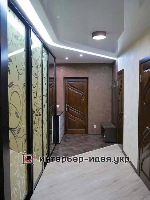 Фото ремонта просторного коридора